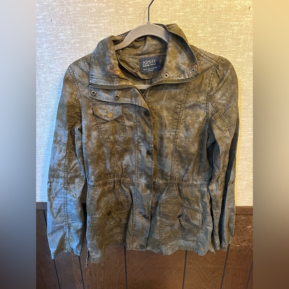 Ashley Camo Printed Zip Up Light Weight Jacket Size Small - Picture 5 of 7